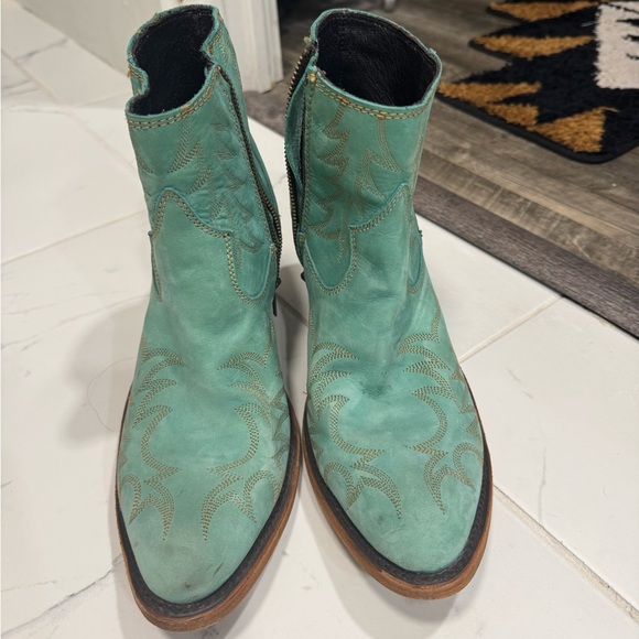 Liberty Black Booties - Picture 3 of 7